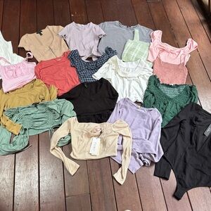 Lot of 18 trendy women’s junior’s fashion shirts tops mixed brands styles size S